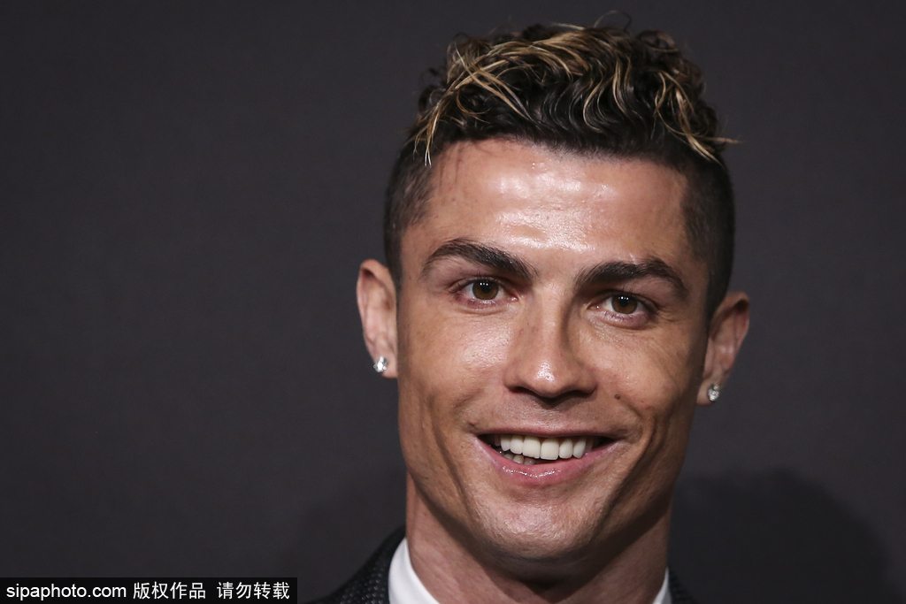 示出他们的 示出他们的